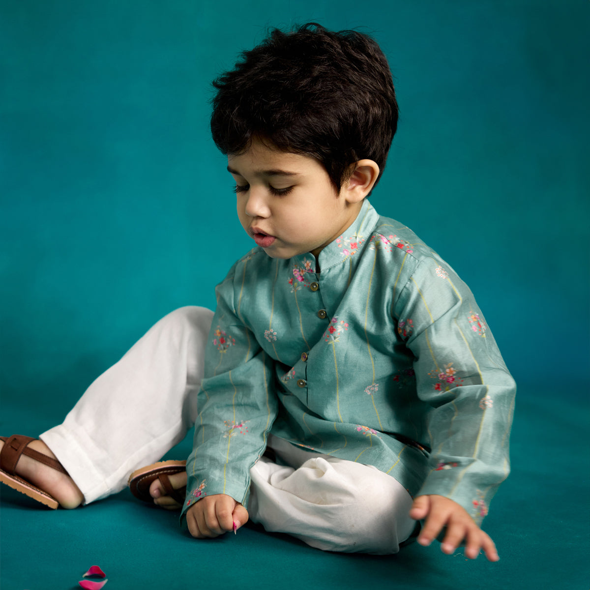 Paan Rekh Chitthi Kurta Set