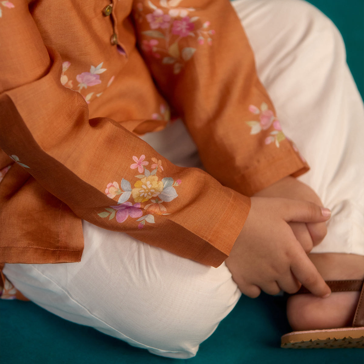 Kesar Chitthi Kurta Set