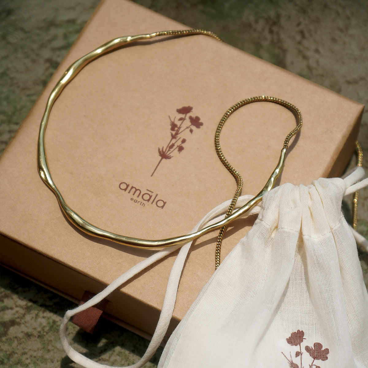 Humming Necklace - Brass