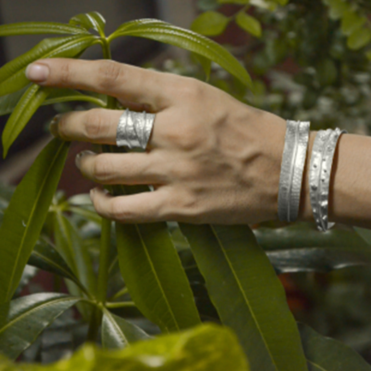 Dira Bangle | Silver