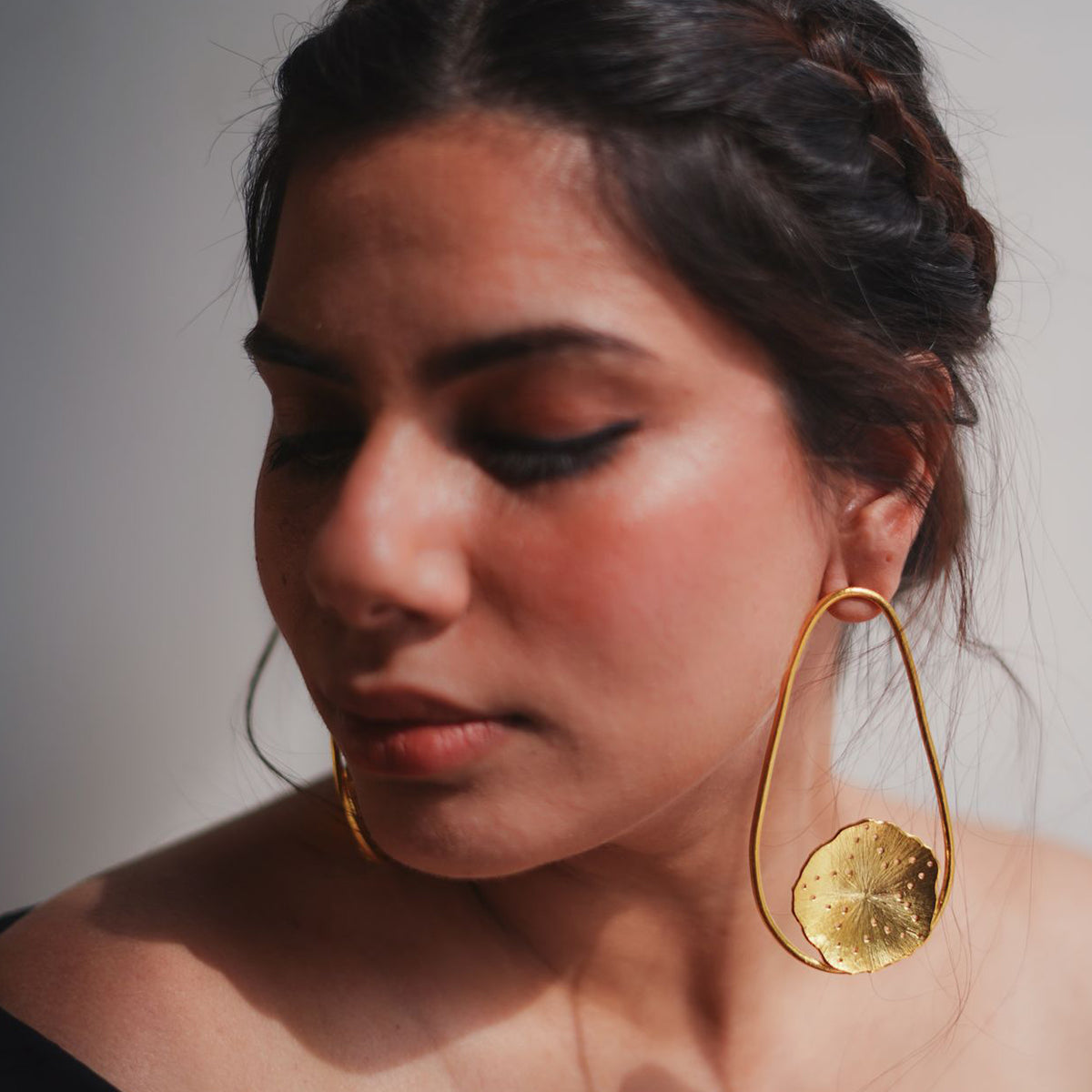 Solid Mogra Ovals Earrings