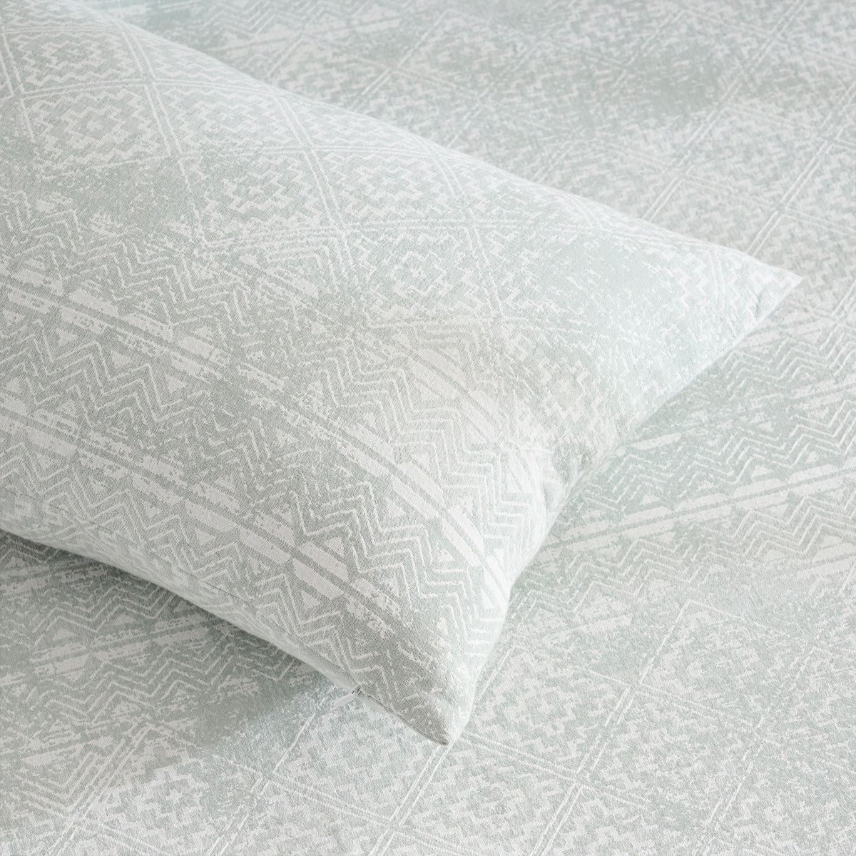 Antique Lace Tinsel | Cotton Bamboo | Jacquard | Bed Cover