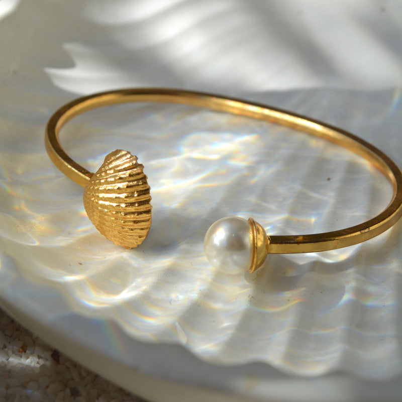 Ark Clam Bracelet | Gold Plated