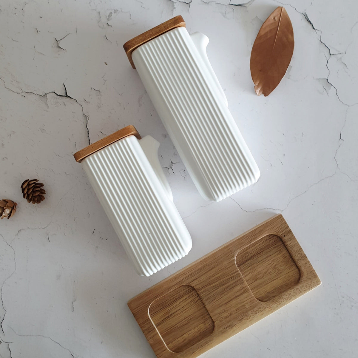 Ceramic - Oil Bootle with Wooden Lid & Tray - White