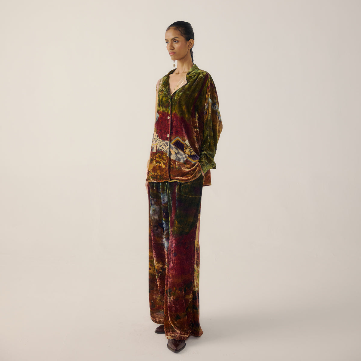 Lakesize Zoomed In Lounge Pants