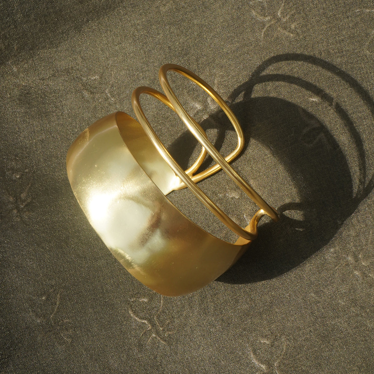 Halo Cuff - Antique Gold