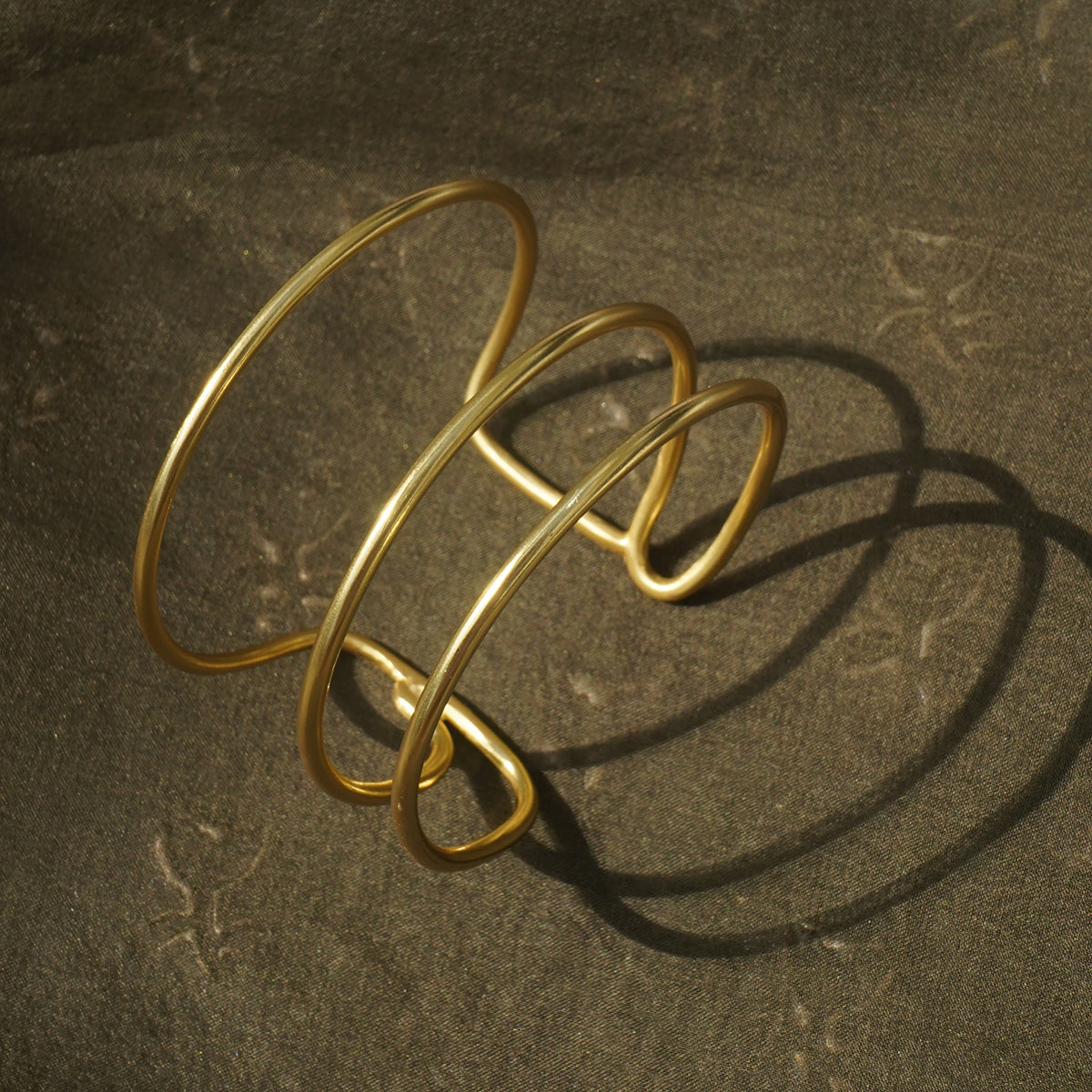 Orbit Cuff - Antique Gold