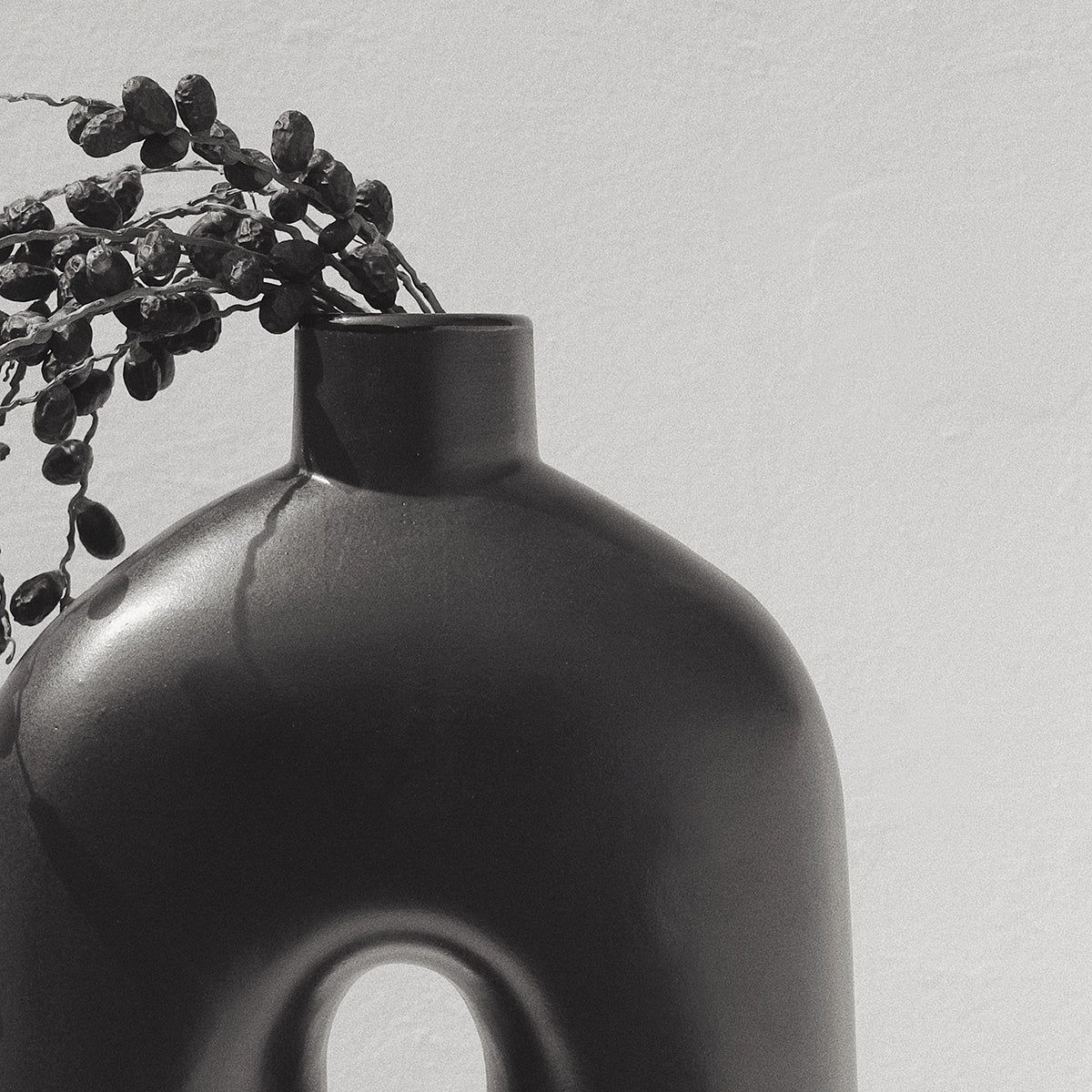 Off-White Ozo Vase