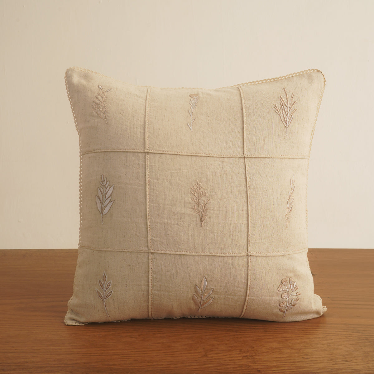 Petal Cushion - Natural