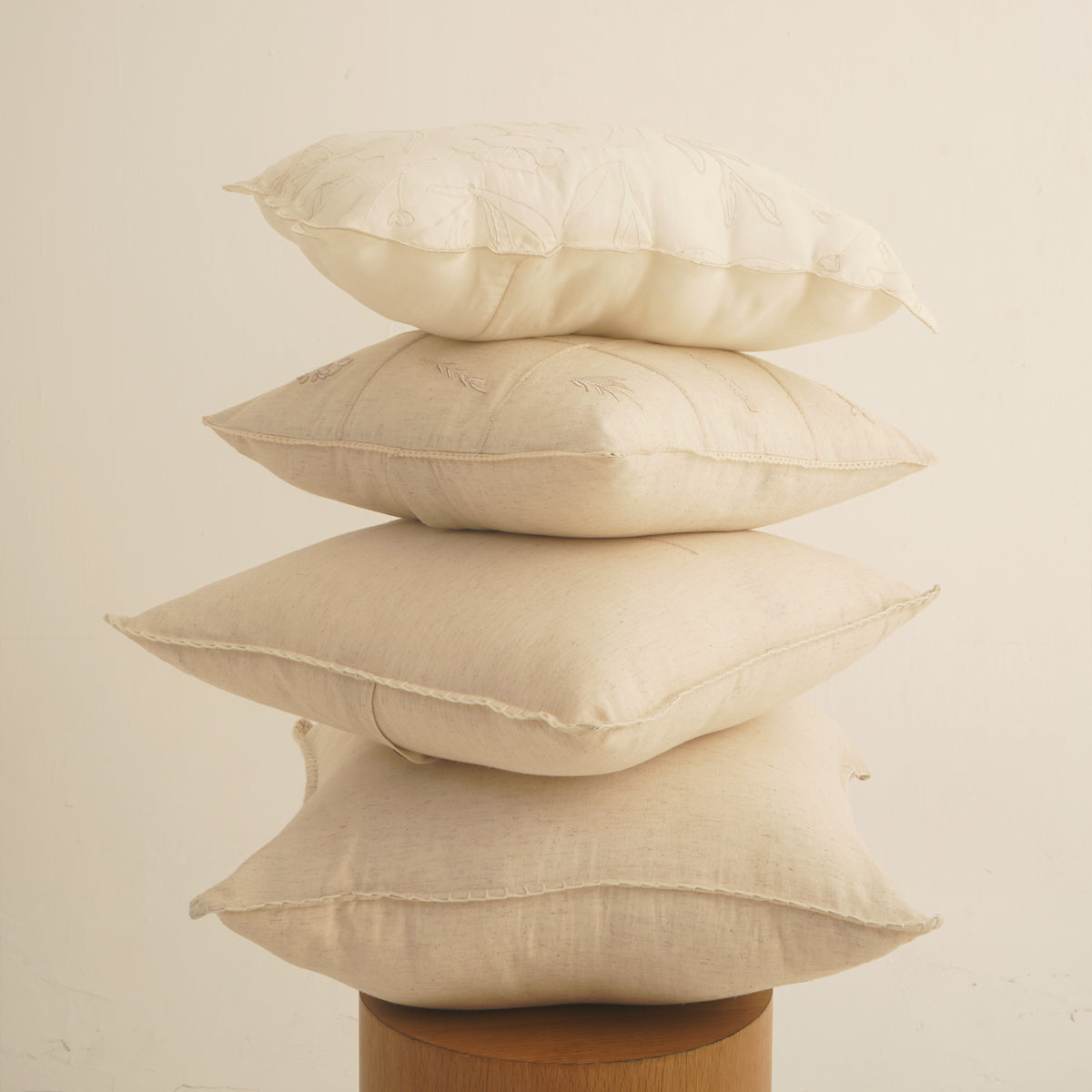 Petal Cushion - Natural