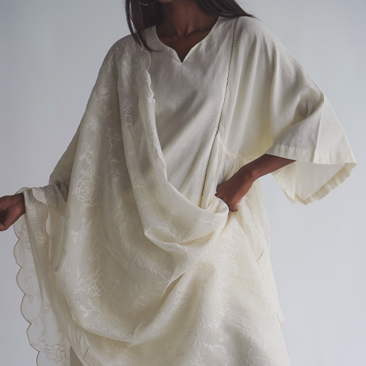 Humming Dupatta - Ivory