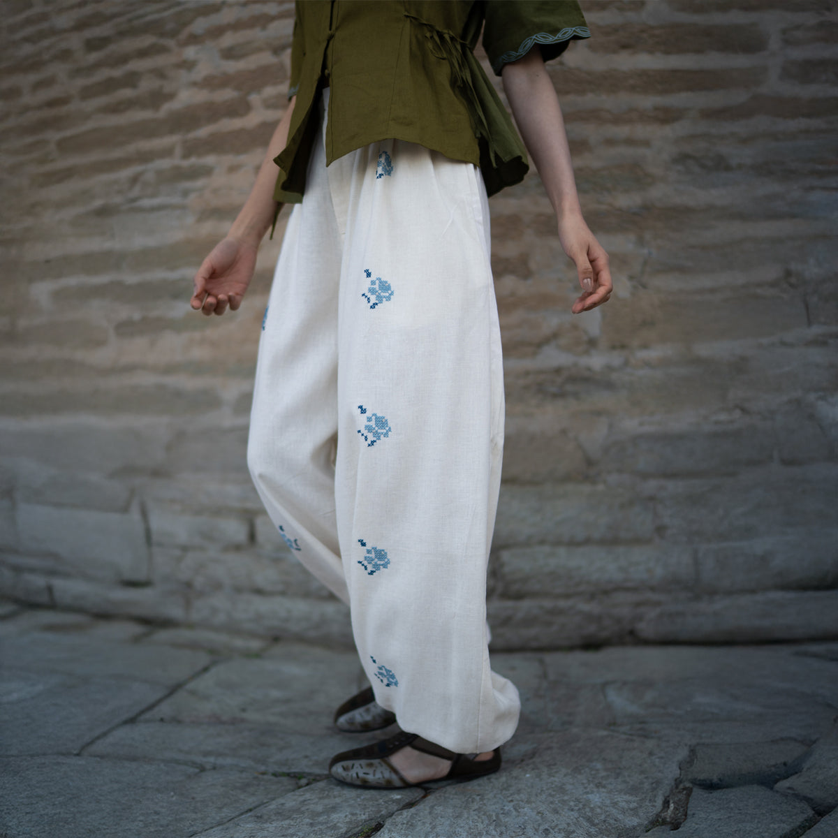 The form Pant
