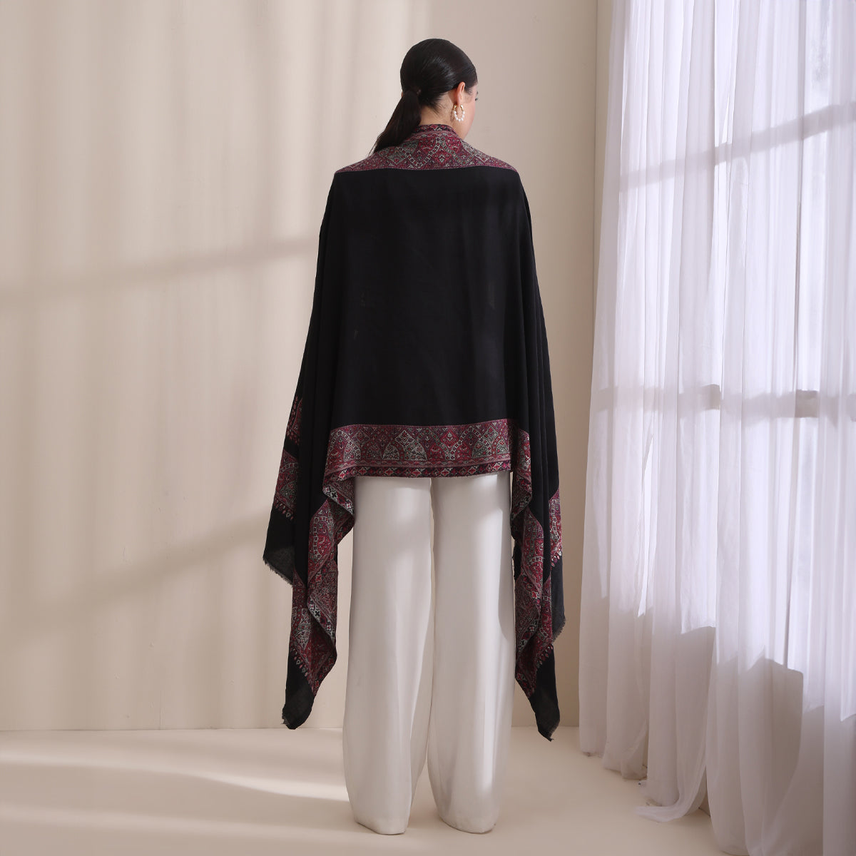 Saundarya Woven Jamawar Border Stole Black Multi