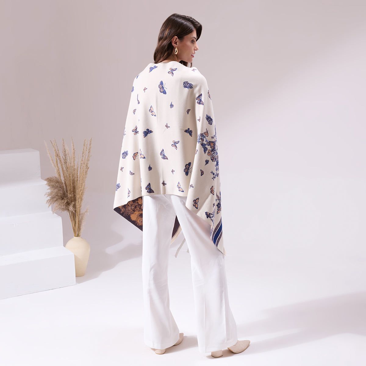 Neya Off White Heritage Cashmere Cape