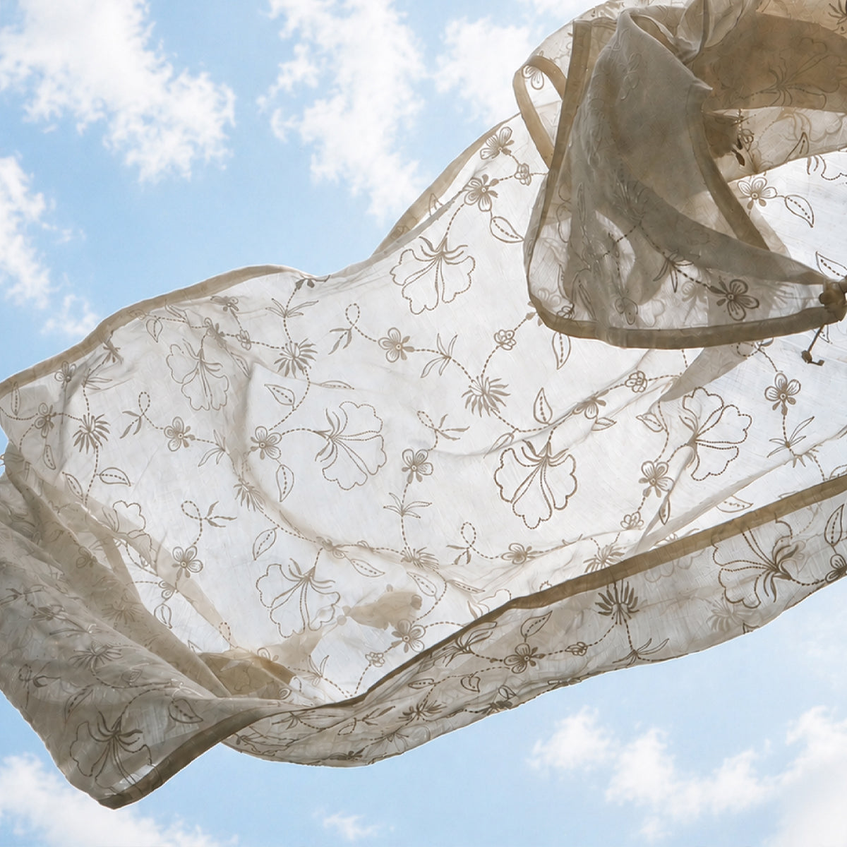 Wildflower Dupatta - Ivory