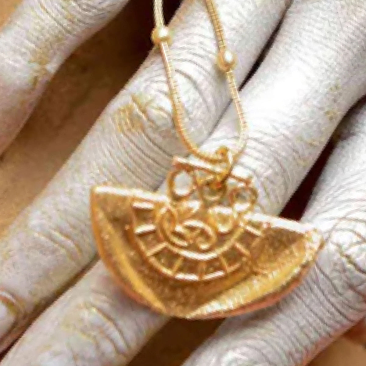 Fossil Pendent M3
