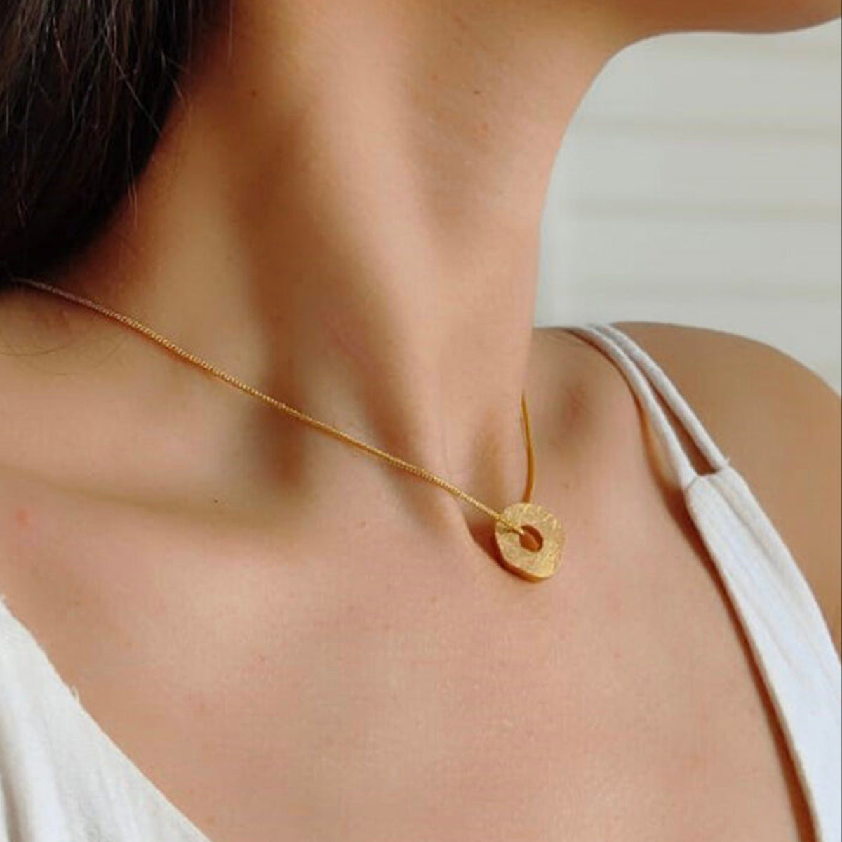 Gorria Charm - Neckpiece