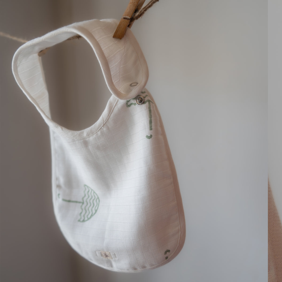 Organic Muslin Baby Bib - Elle Umbrella | Green