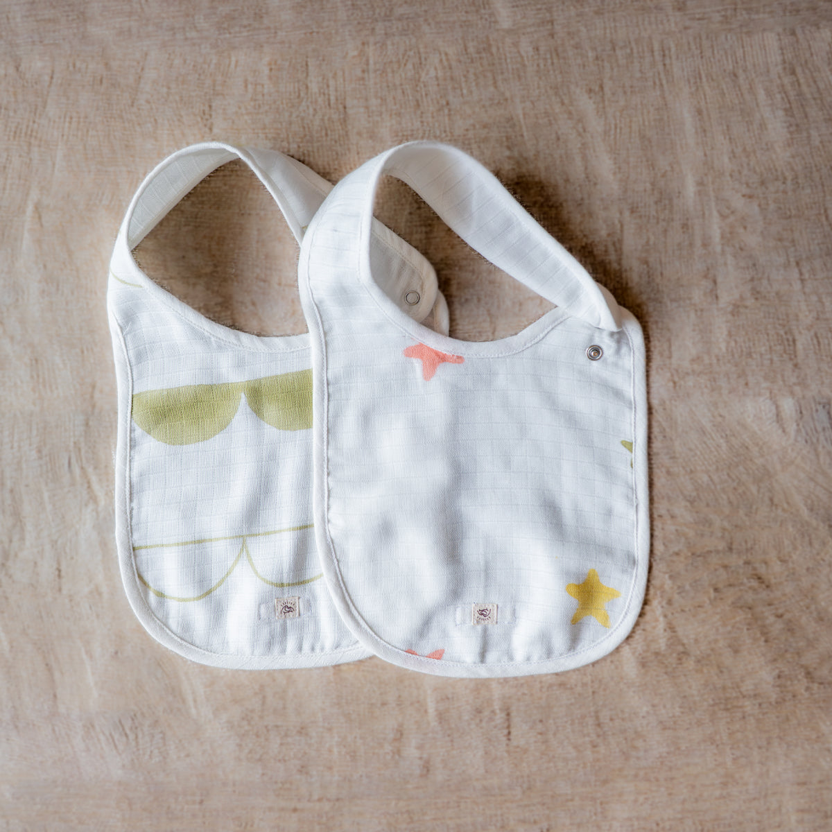 Organic Muslin Baby Bib - Circus Star | Peach