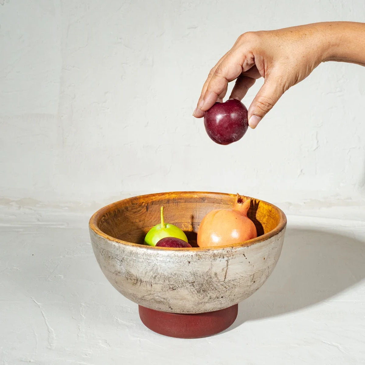 Nuri Wooden Serving Bowl | Warm White & Red | 9 Inch