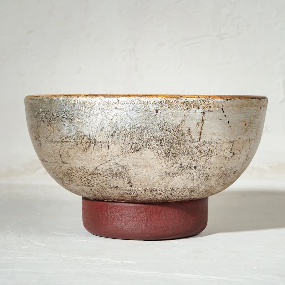 Nuri Wooden Serving Bowl | Warm White & Red | 9 Inch