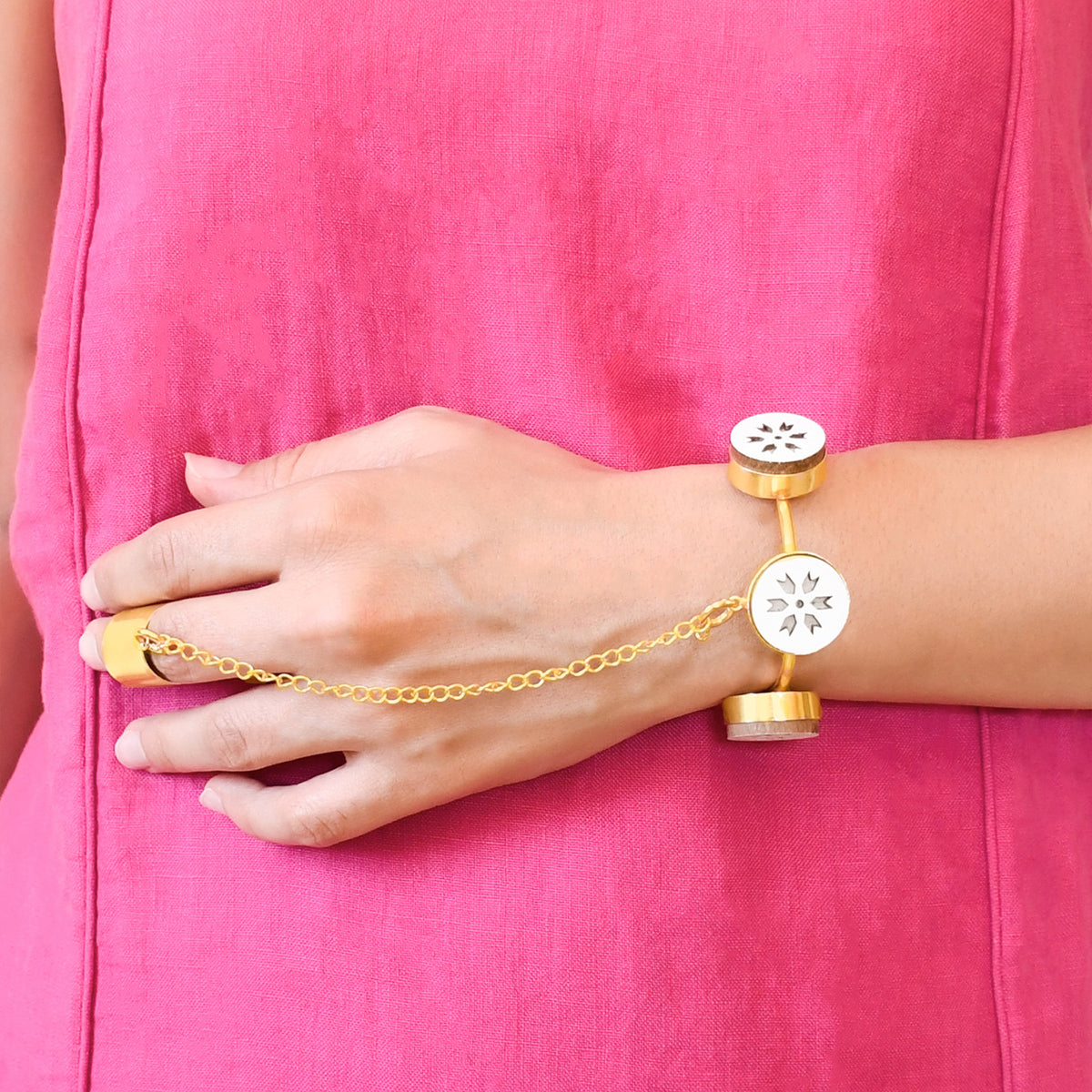 Oasis Hand cuff with Ring