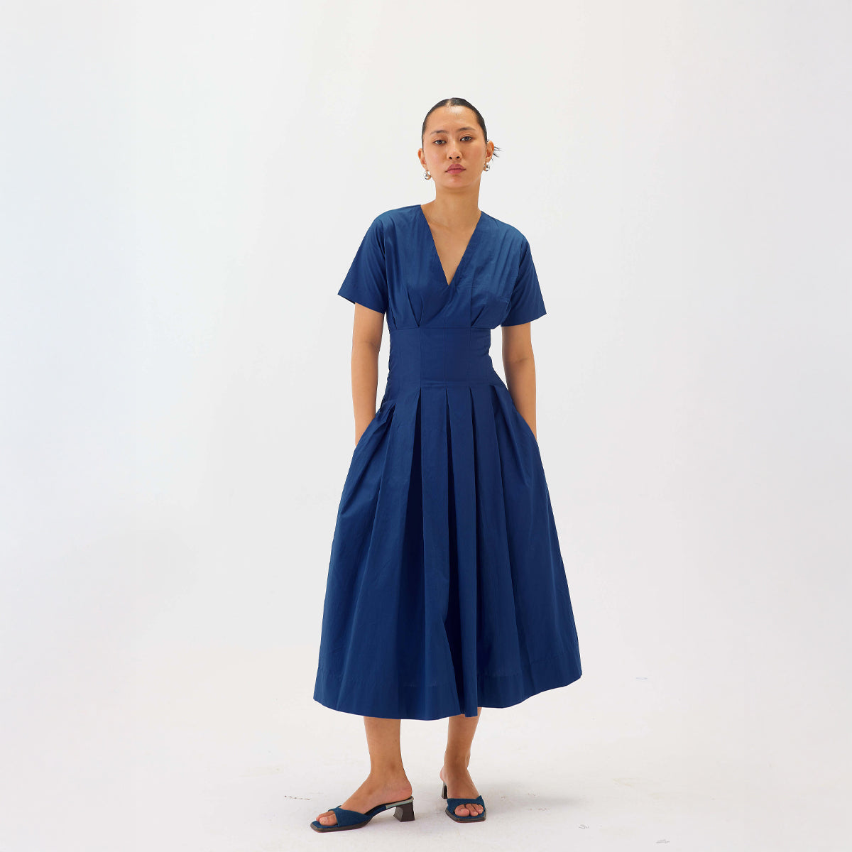 Poplin V-Neck Box Pleat Midi Dress | Blue