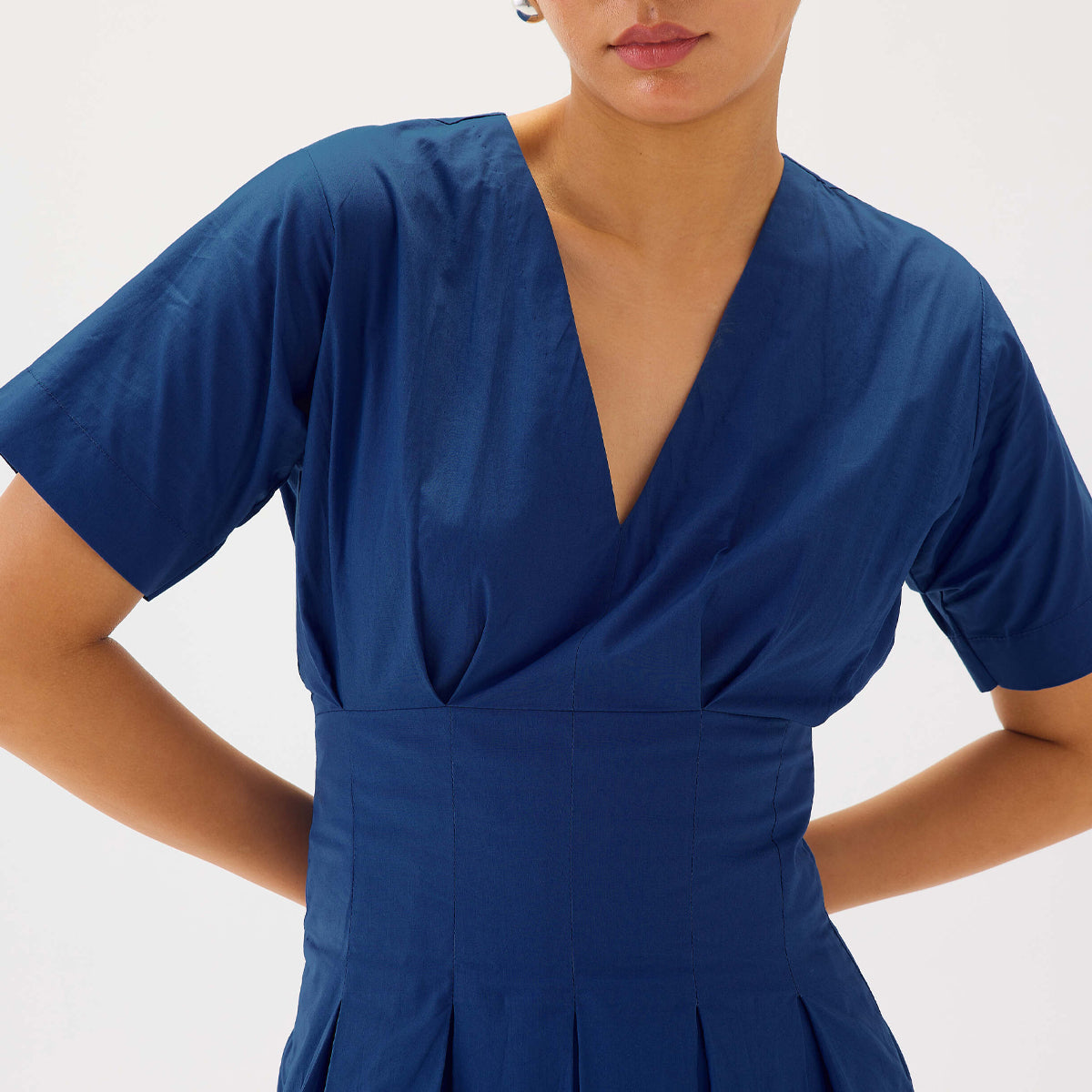 Poplin V-Neck Box Pleat Midi Dress | Blue