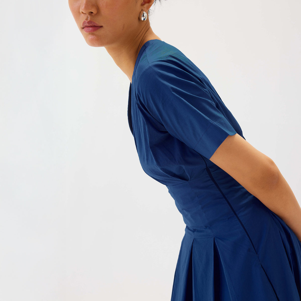 Poplin V-Neck Box Pleat Midi Dress | Blue