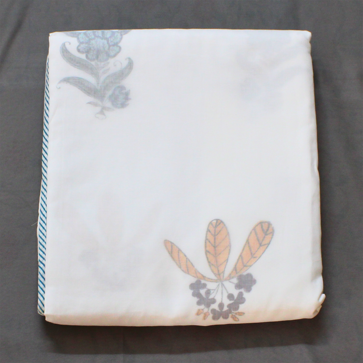 Floral Hues Muslin Dohar (Y Motif)