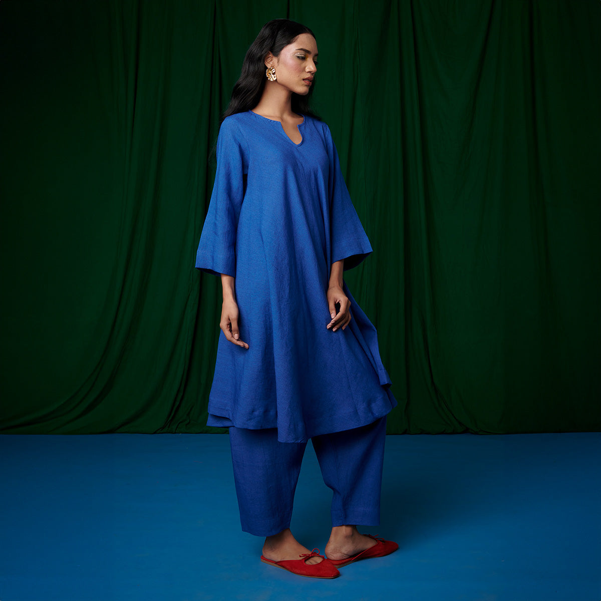 Neelam Linen Pheran Kurta Set