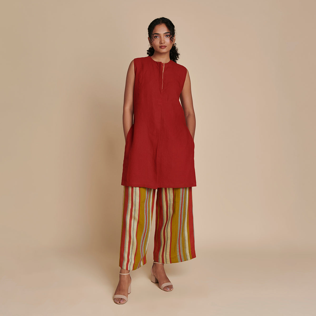 Anaar Leher Linen Sleeveless Kurta Set