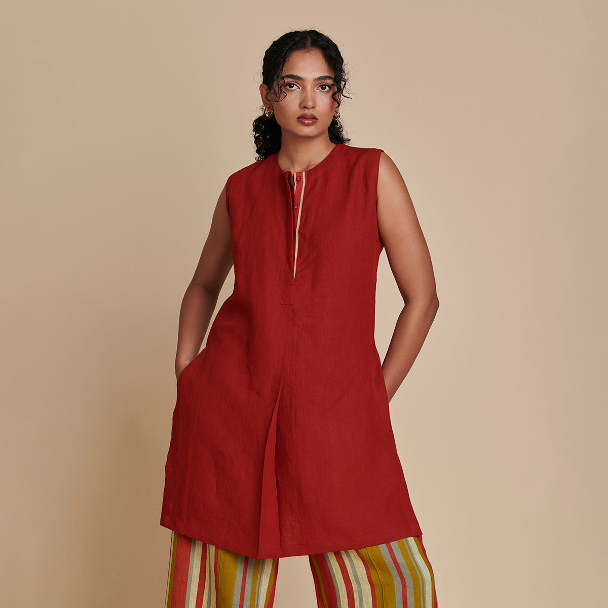 Anaar Leher Linen Sleeveless Kurta Set