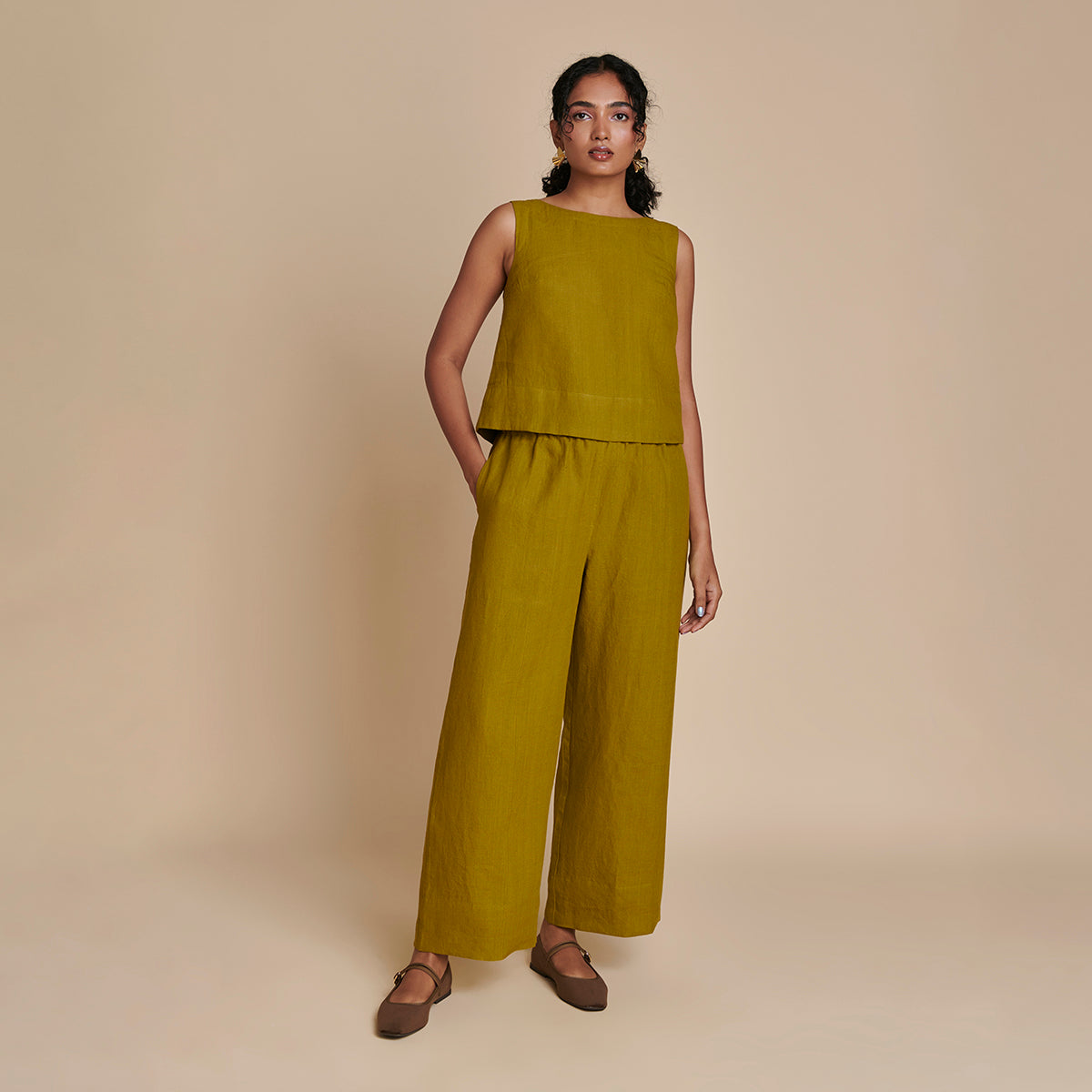 Mehendi Linen Sleeveless Top & Pyjama Set