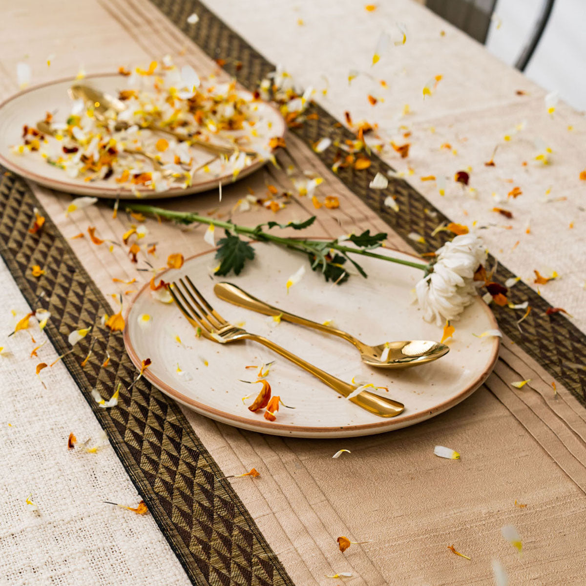Tema de Brook Handwoven Table Runner