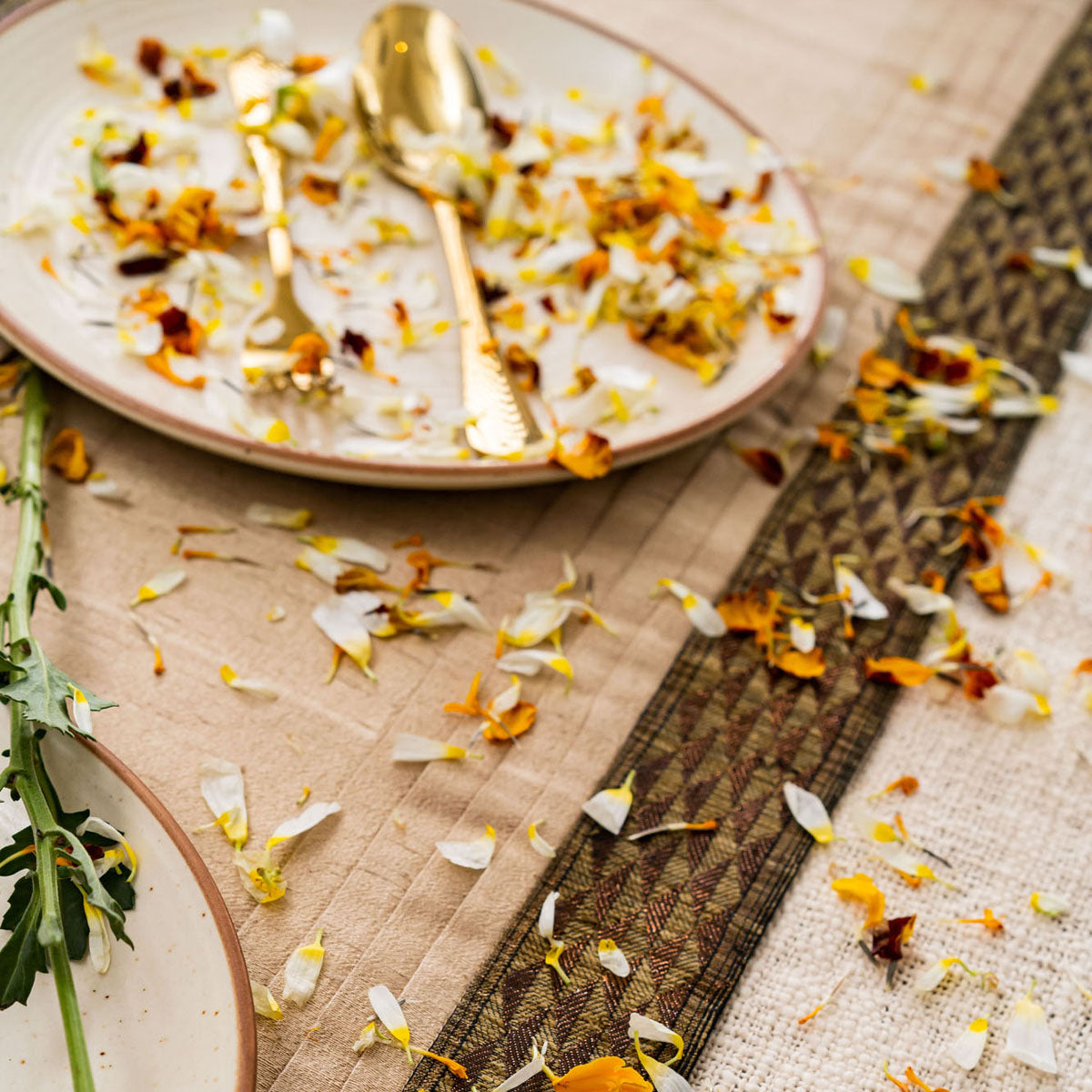 Tema de Brook Handwoven Table Runner