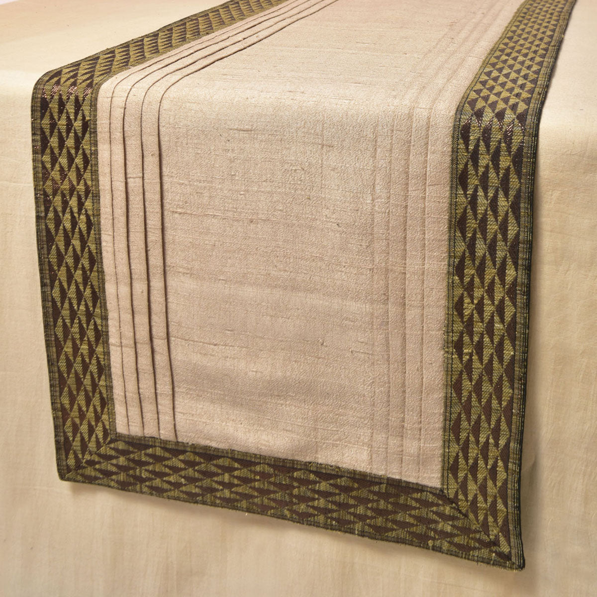 Tema de Brook Handwoven Table Runner