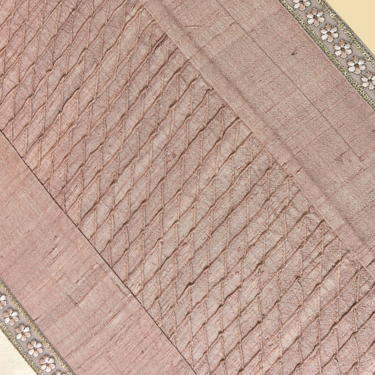 Cacao Dining Set of a Table Runner