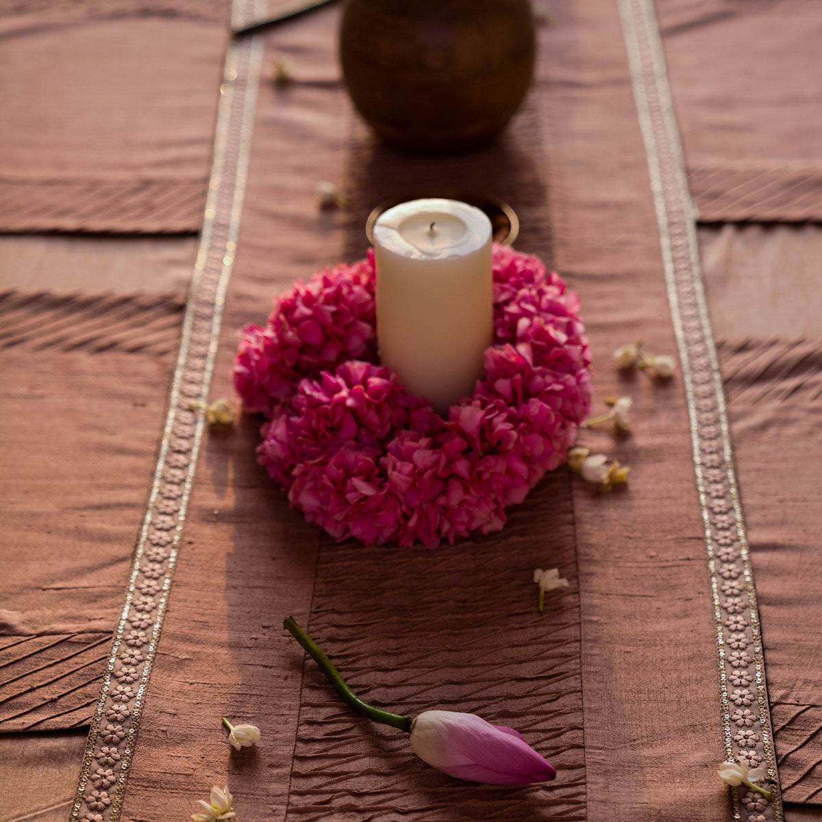 Cacao Dining Set of a Table Runner